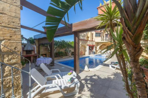 Authentic Gozitan House sleeping up to 21!